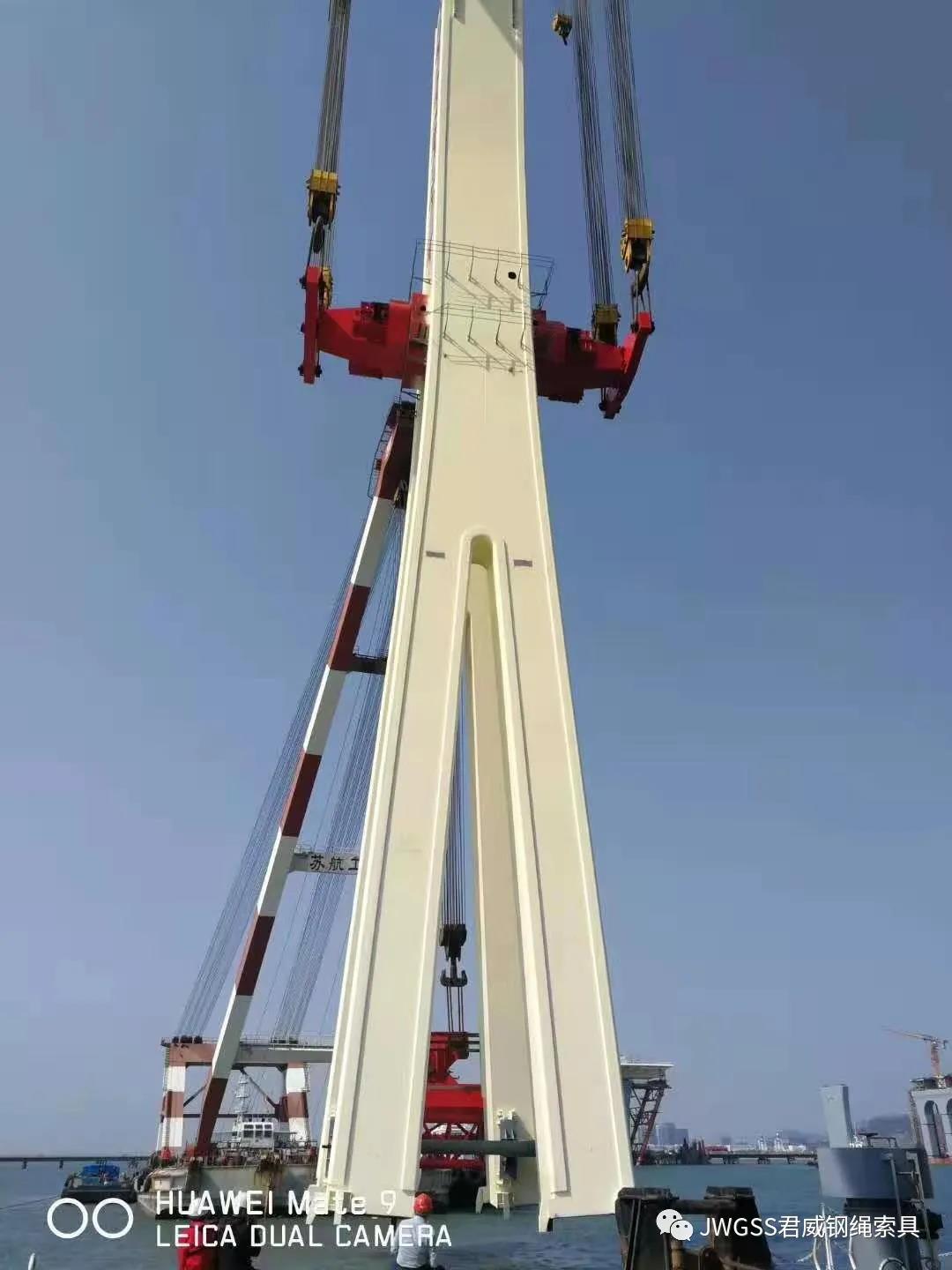 主塔架設(shè) 主塔架設(shè)